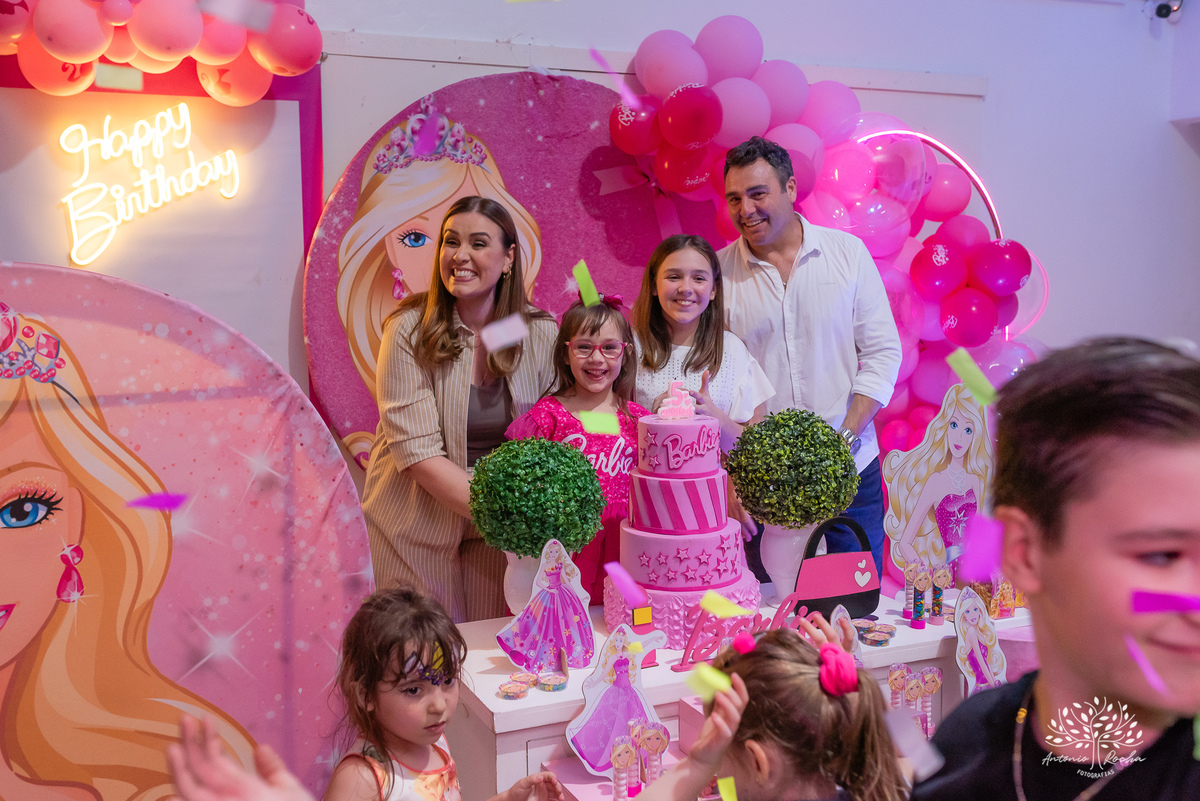 festa infantil - fotografia infantil - aniversário de 5 anos - aniversário temático - Barbie - infância mágica - fotógrafos profissionais - espontaneidade infantil - fotografia de crianças - alegria e diversão - Pelotas - Antonio Rocha Fotografias