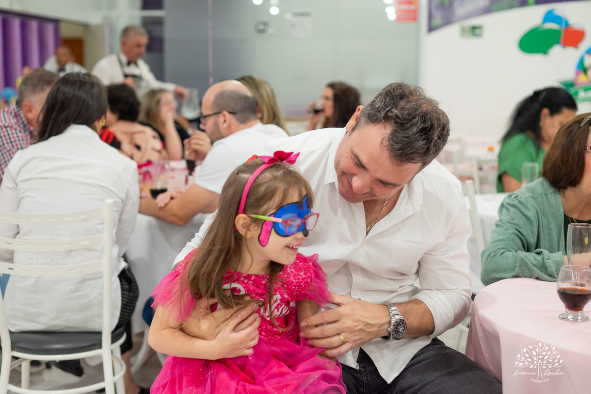 festa infantil - fotografia infantil - aniversário de 5 anos - aniversário temático - Barbie - infância mágica - fotógrafos profissionais - espontaneidade infantil - fotografia de crianças - alegria e diversão - Pelotas - Antonio Rocha Fotografias