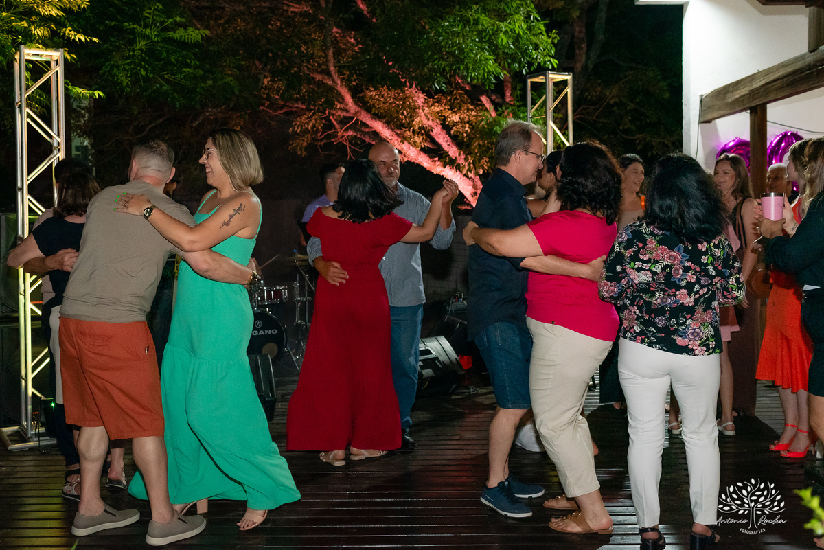 celebração - aniversário - fotografia de eventos - fotógrafo profissional - momentos especiais - 15x2 - tardezinha - família - amigos - registro fotográfico - festa ao ar livre - fotografia emocional - Antonio Rocha Fotografias - Renata Dalbann-celebração