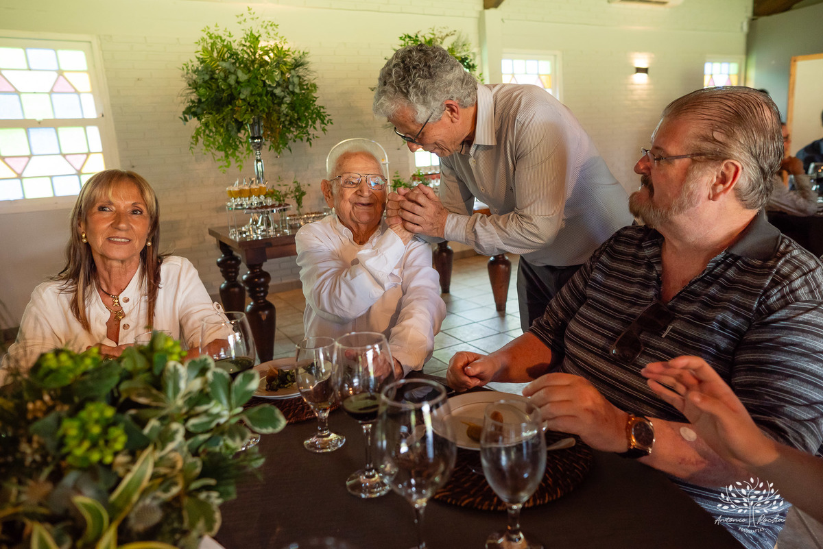 celebrar 100 anos - vida de histórias - legado - memórias inesquecíveis - família - amigos - registro fotográfico - Antonio Rocha Fotografias -celebração de vida - fotografia de eventos - gerações - emoções capturadas - inspiração- Pelotas - Dunas