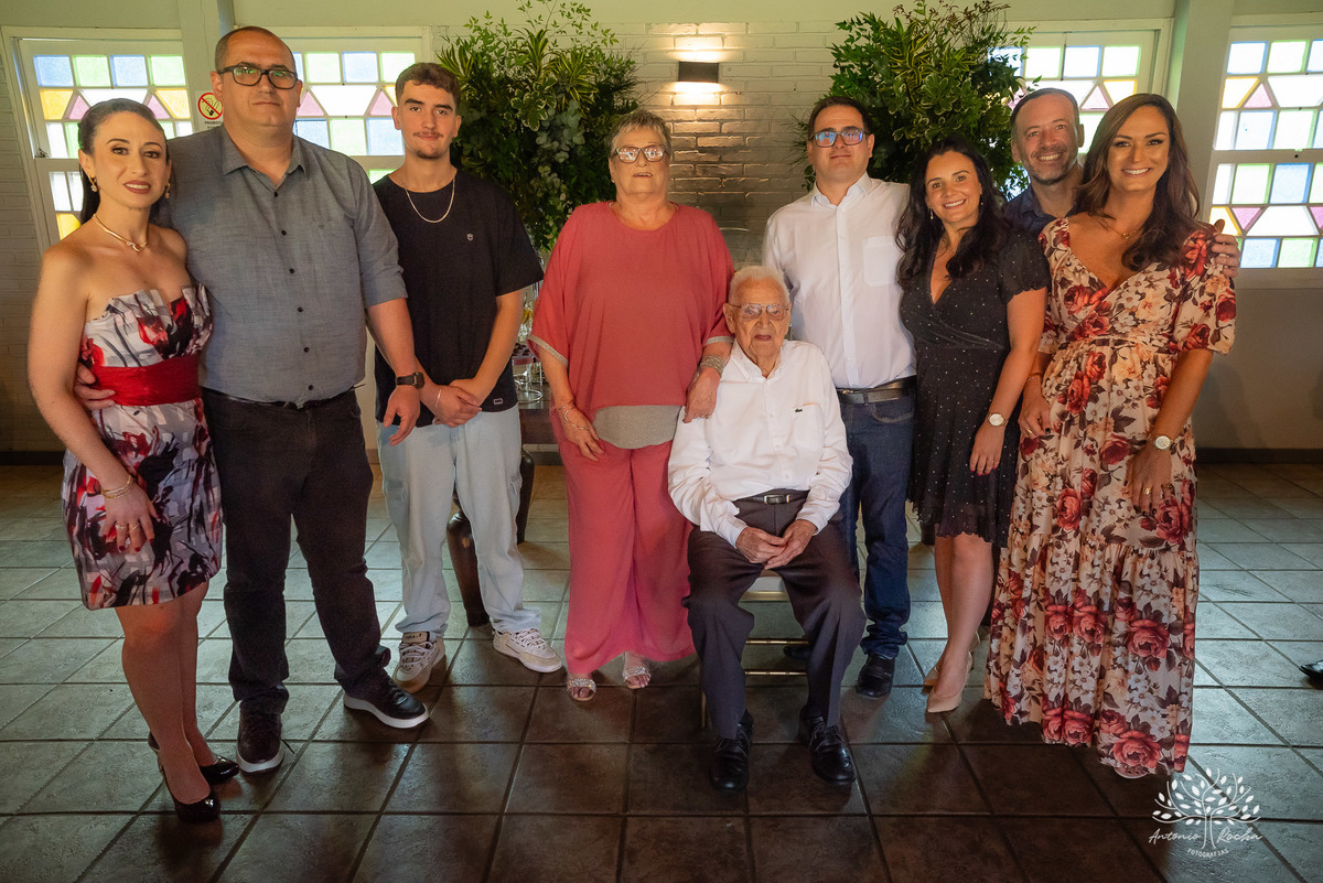 celebrar 100 anos - vida de histórias - legado - memórias inesquecíveis - família - amigos - registro fotográfico - Antonio Rocha Fotografias -celebração de vida - fotografia de eventos - gerações - emoções capturadas - inspiração- Pelotas - Dunas