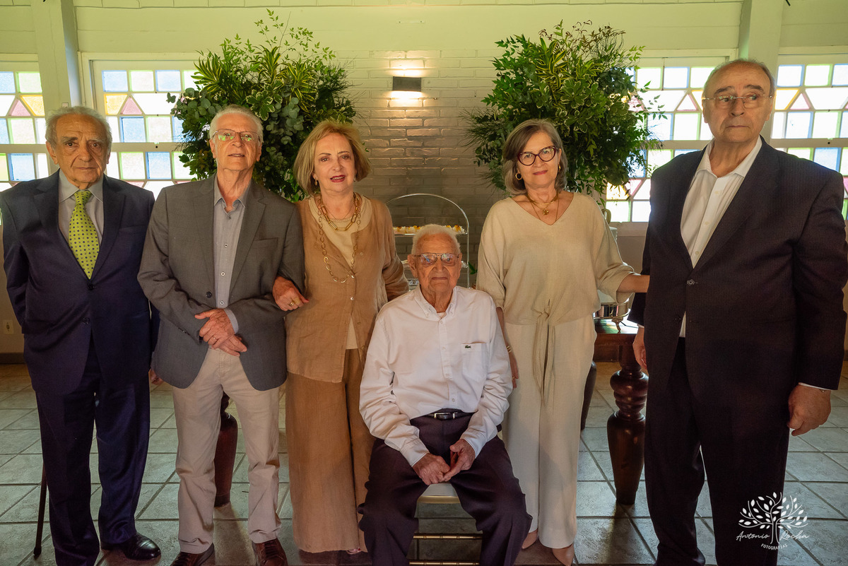 celebrar 100 anos - vida de histórias - legado - memórias inesquecíveis - família - amigos - registro fotográfico - Antonio Rocha Fotografias -celebração de vida - fotografia de eventos - gerações - emoções capturadas - inspiração- Pelotas - Dunas
