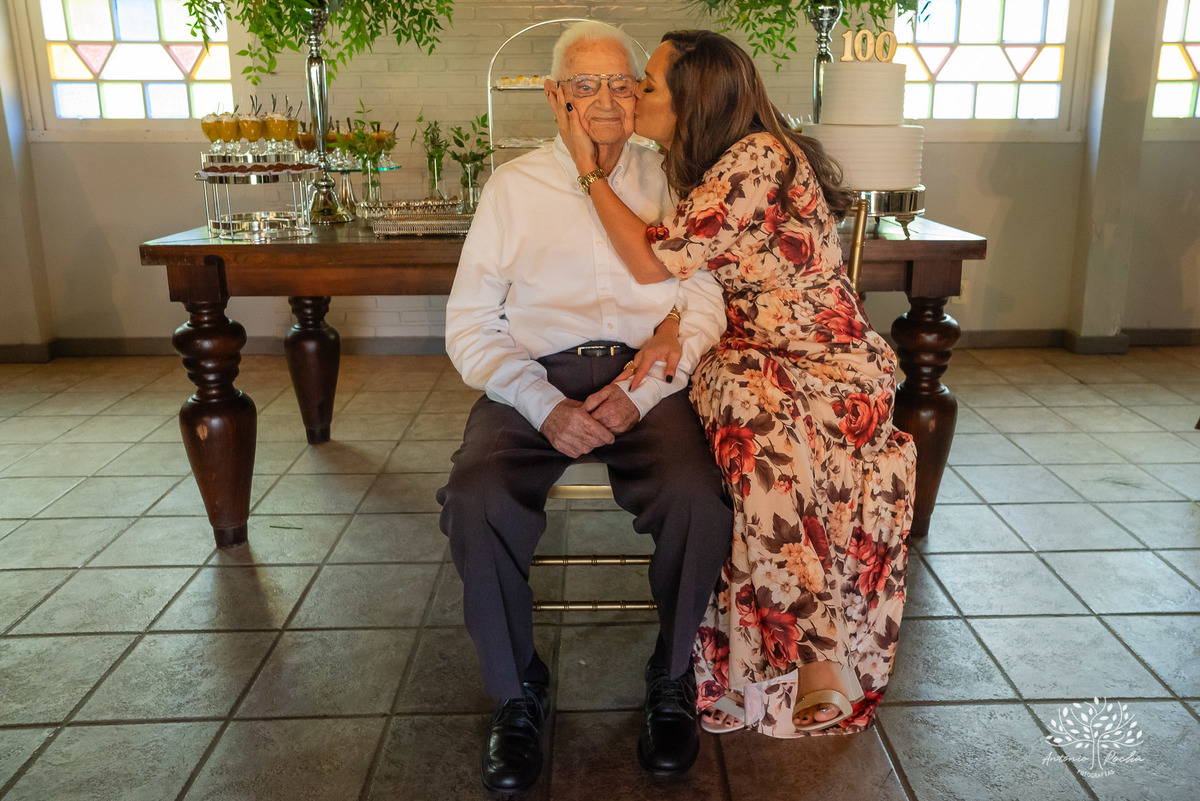 celebrar 100 anos - vida de histórias - legado - memórias inesquecíveis - família - amigos - registro fotográfico - Antonio Rocha Fotografias -celebração de vida - fotografia de eventos - gerações - emoções capturadas - inspiração- Pelotas - Dunas