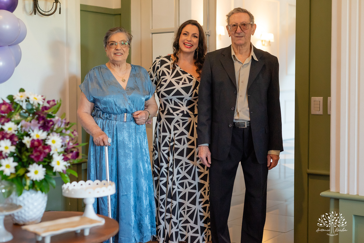 80 anos - Dona Luiza - celebração de vida - alegria - danças - risadas - amor - família - registros fotográficos - histórias - abraços carinhosos - aniversário - amigos - familiar - fotografia de eventos - Antônio Rocha Fotografias