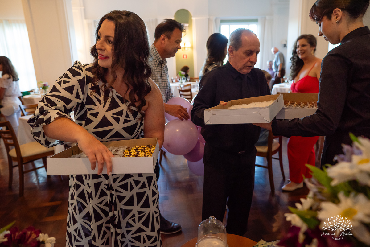 80 anos - Dona Luiza - celebração de vida - alegria - danças - risadas - amor - família - registros fotográficos - histórias - abraços carinhosos - aniversário - amigos - familiar - fotografia de eventos - Antônio Rocha Fotografias