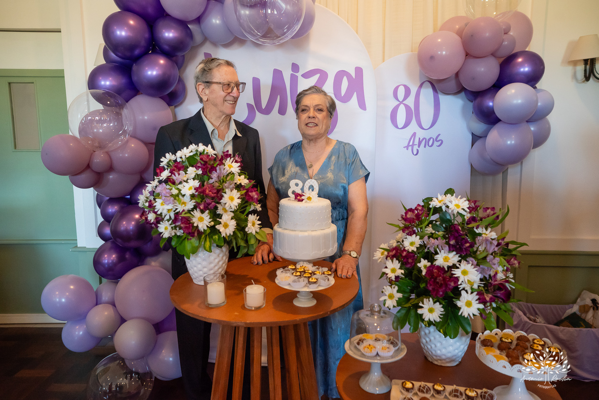 80 anos - Dona Luiza - celebração de vida - alegria - danças - risadas - amor - família - registros fotográficos - histórias - abraços carinhosos - aniversário - amigos - familiar - fotografia de eventos - Antônio Rocha Fotografias
