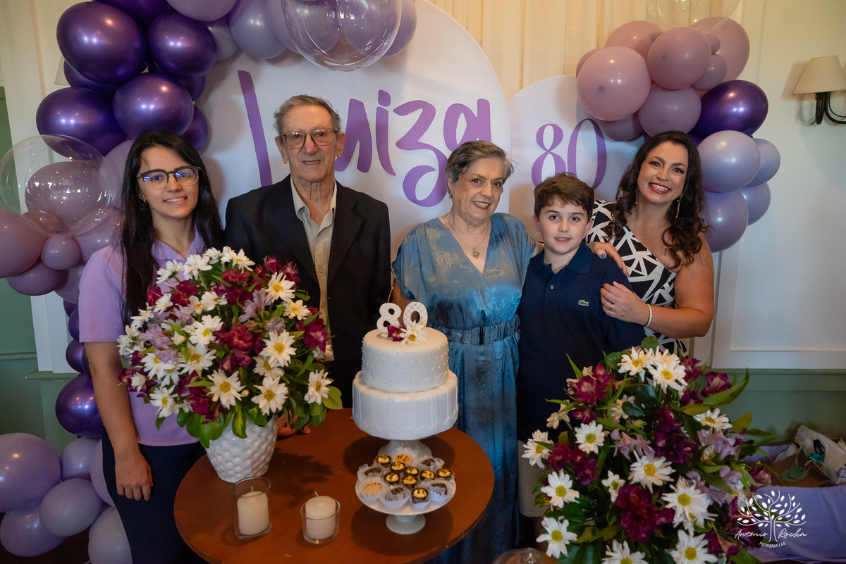 80 anos - Dona Luiza - celebração de vida - alegria - danças - risadas - amor - família - registros fotográficos - histórias - abraços carinhosos - aniversário - amigos - familiar - fotografia de eventos - Antônio Rocha Fotografias