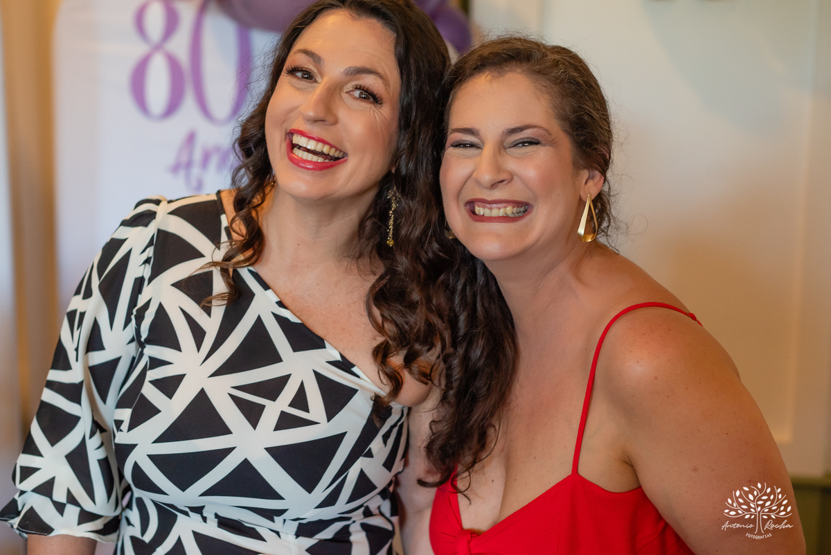 80 anos - Dona Luiza - celebração de vida - alegria - danças - risadas - amor - família - registros fotográficos - histórias - abraços carinhosos - aniversário - amigos - familiar - fotografia de eventos - Antônio Rocha Fotografias