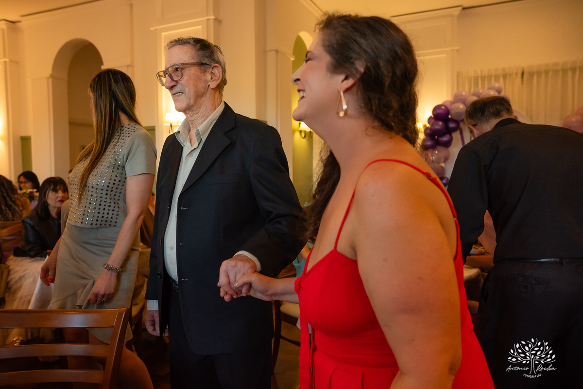 80 anos - Dona Luiza - celebração de vida - alegria - danças - risadas - amor - família - registros fotográficos - histórias - abraços carinhosos - aniversário - amigos - familiar - fotografia de eventos - Antônio Rocha Fotografias