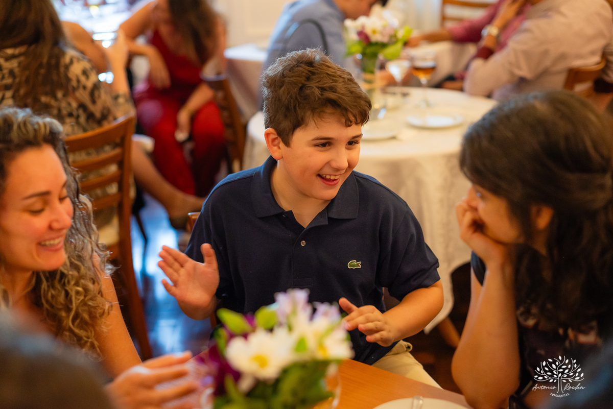 80 anos - Dona Luiza - celebração de vida - alegria - danças - risadas - amor - família - registros fotográficos - histórias - abraços carinhosos - aniversário - amigos - familiar - fotografia de eventos - Antônio Rocha Fotografias