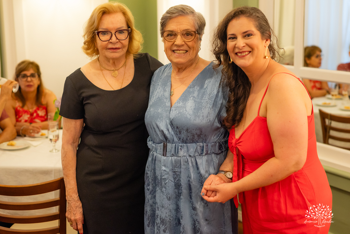 80 anos - Dona Luiza - celebração de vida - alegria - danças - risadas - amor - família - registros fotográficos - histórias - abraços carinhosos - aniversário - amigos - familiar - fotografia de eventos - Antônio Rocha Fotografias