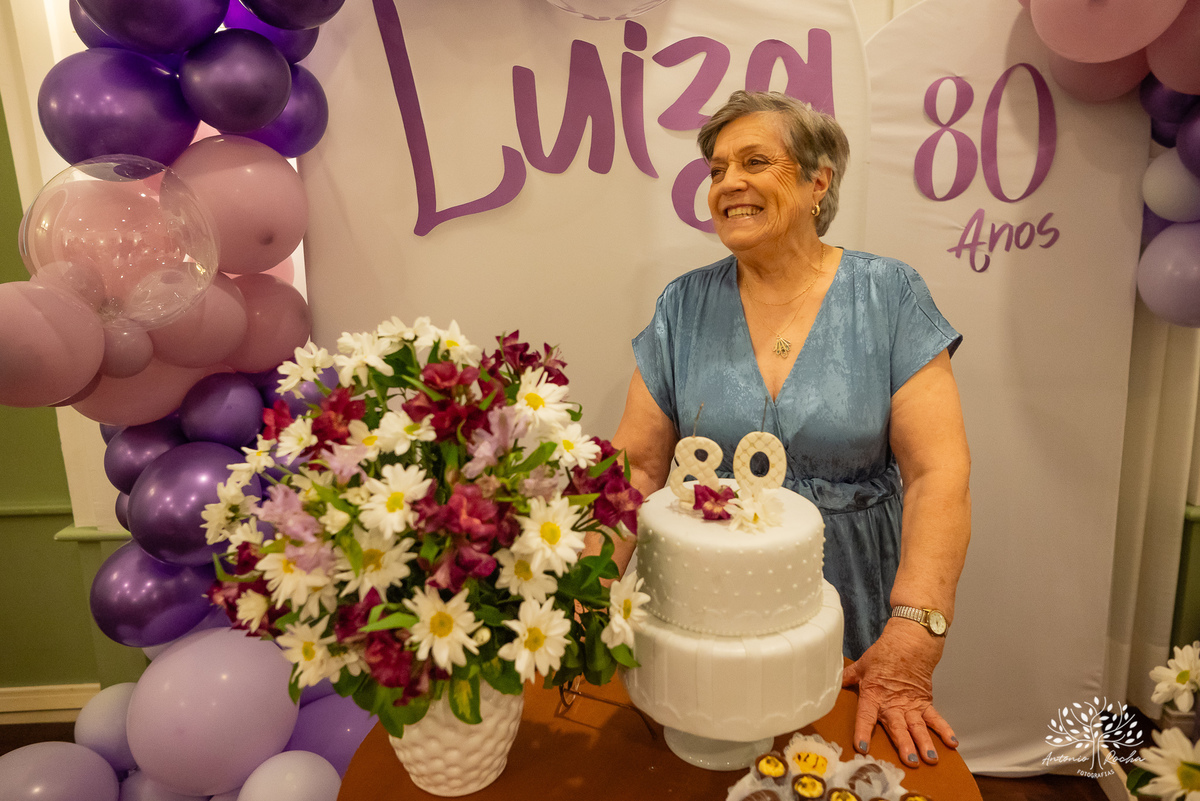 80 anos - Dona Luiza - celebração de vida - alegria - danças - risadas - amor - família - registros fotográficos - histórias - abraços carinhosos - aniversário - amigos - familiar - fotografia de eventos - Antônio Rocha Fotografias