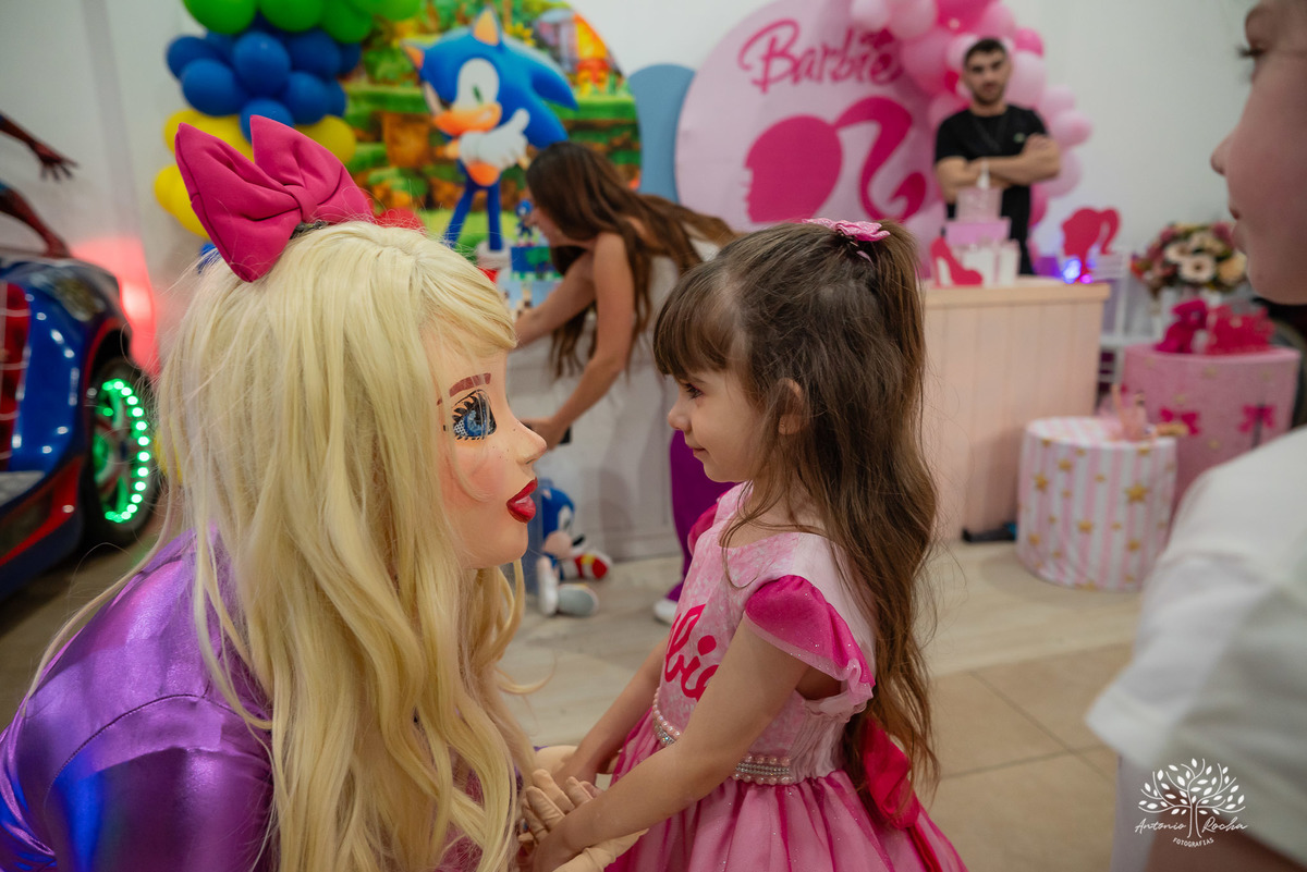 amor de irmão - laços fraternais - infância mágica - memórias em família - fotografia infantil - aniversário infantil - celebração familiar - fotografia profissional - pureza das crianças - lúdico - Rocha Fotografias - infância registrada - Pelotas