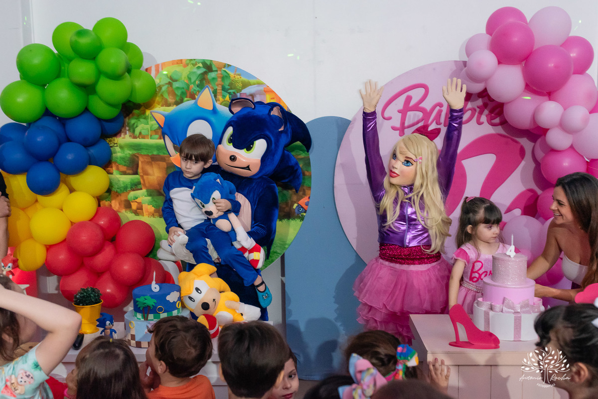 amor de irmão - laços fraternais - infância mágica - memórias em família - fotografia infantil - aniversário infantil - celebração familiar - fotografia profissional - pureza das crianças - lúdico - Rocha Fotografias - infância registrada - Pelotas