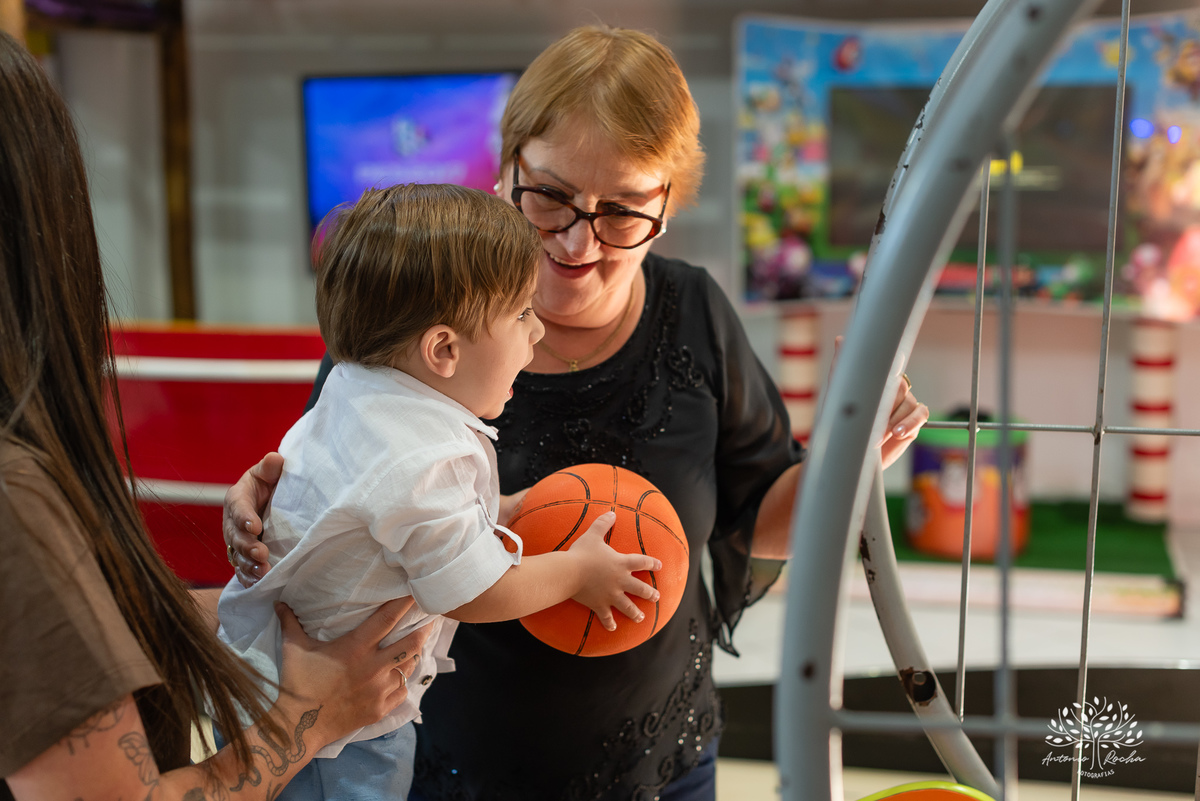 fotografia infantil - fotografia de aniversário - fotógrafo profissional - registro de momentos - celebração em família - gêmeos Maria e Luiz - festas infantis - memórias afetivas - amor em família - Pelotas - fotografia criativa - fotógrafo Antonio Rocha