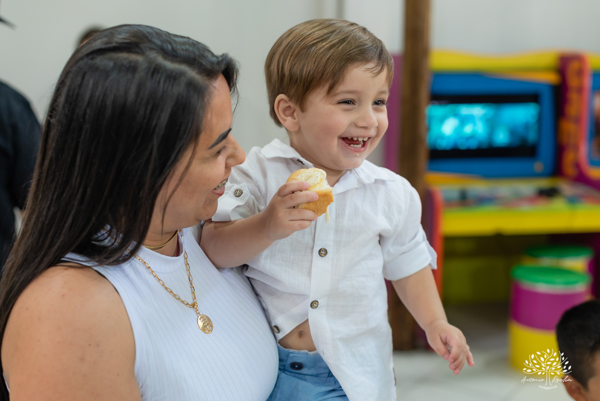 fotografia infantil - fotografia de aniversário - fotógrafo profissional - registro de momentos - celebração em família - gêmeos Maria e Luiz - festas infantis - memórias afetivas - amor em família - Pelotas - fotografia criativa - fotógrafo Antonio Rocha