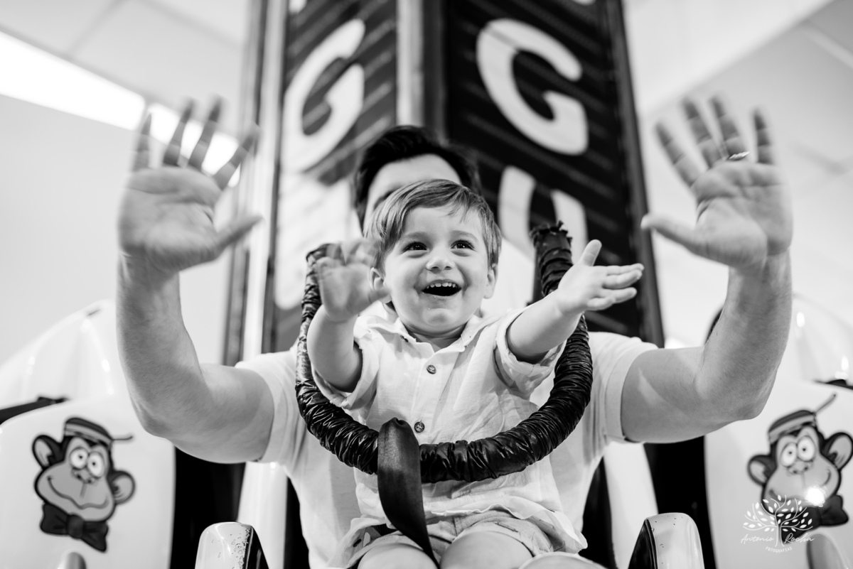 fotografia infantil - fotografia de aniversário - fotógrafo profissional - registro de momentos - celebração em família - gêmeos Maria e Luiz - festas infantis - memórias afetivas - amor em família - Pelotas - fotografia criativa - fotógrafo Antonio Rocha