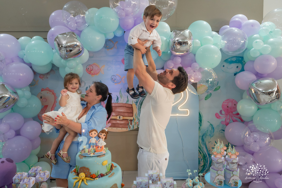 fotografia infantil - fotografia de aniversário - fotógrafo profissional - registro de momentos - celebração em família - gêmeos Maria e Luiz - festas infantis - memórias afetivas - amor em família - Pelotas - fotografia criativa - fotógrafo Antonio Rocha