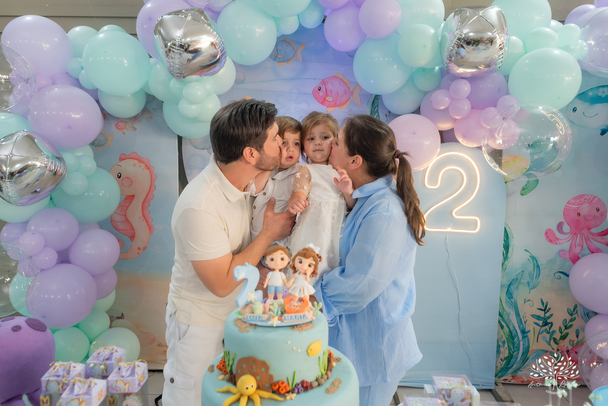 fotografia infantil - fotografia de aniversário - fotógrafo profissional - registro de momentos - celebração em família - gêmeos Maria e Luiz - festas infantis - memórias afetivas - amor em família - Pelotas - fotografia criativa - fotógrafo Antonio Rocha