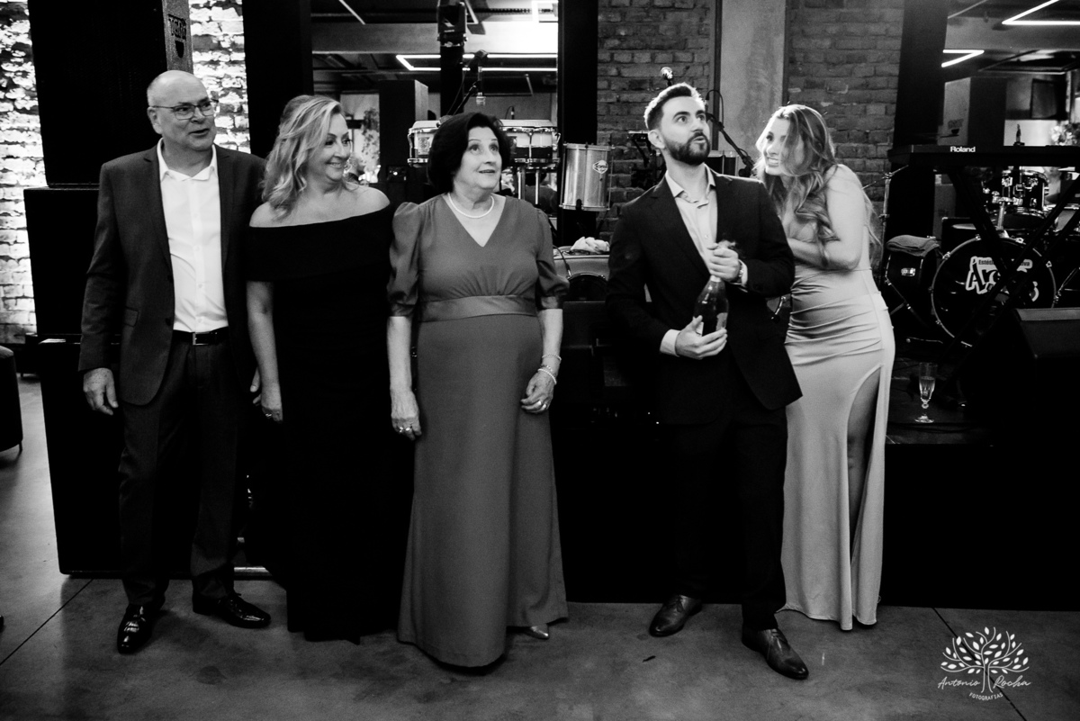 Formatura - Medicina - João Vitor - Conquista - Família - Celebração - Brinde - Aniversário - Laços - Mosa - Vini e banda - Pista de dança - Conquistas - Registro fotográfico - Colação de grau - Estudo - Pelotas - Fotografia - Antonio Rocha Fotografias