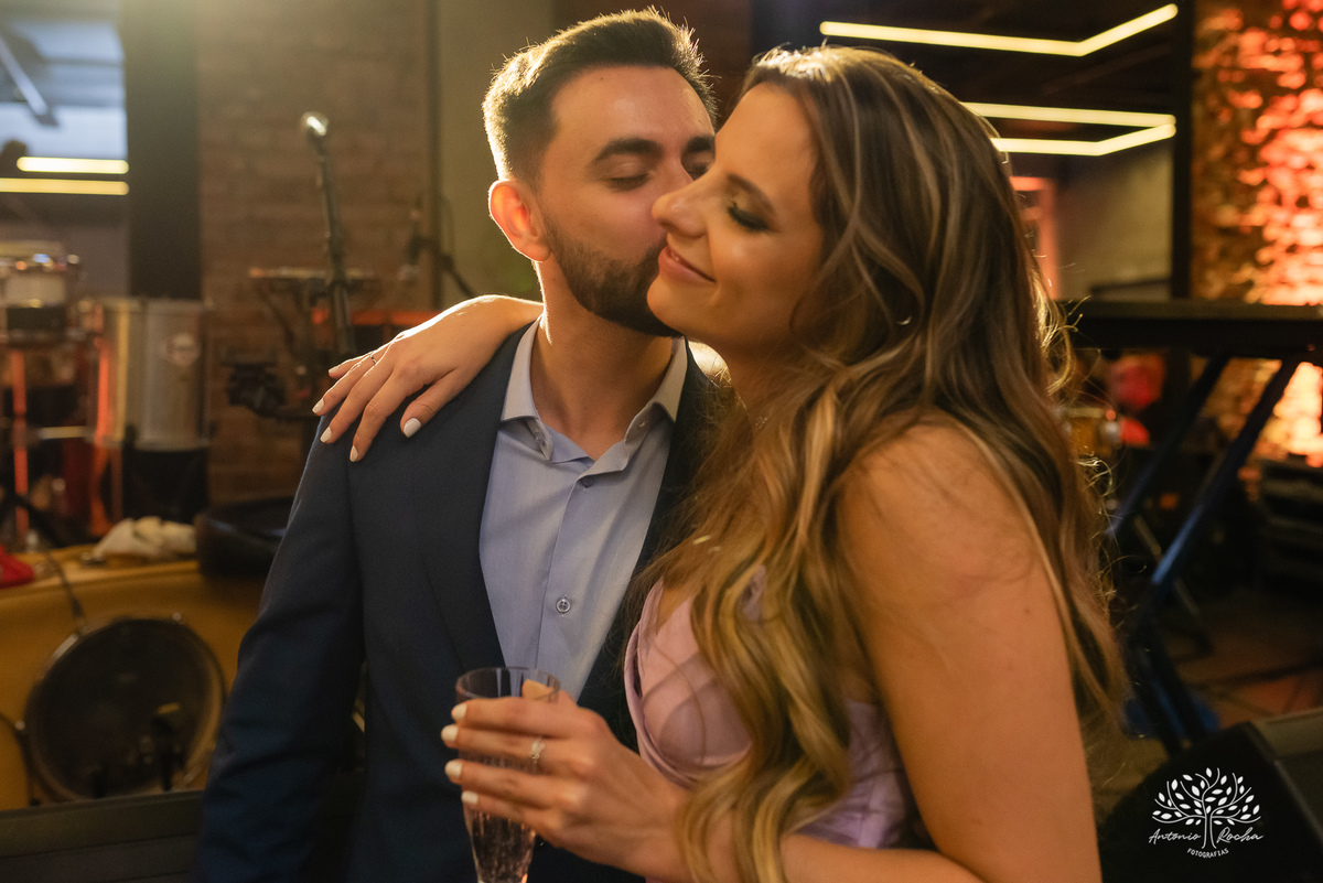 Formatura - Medicina - João Vitor - Conquista - Família - Celebração - Brinde - Aniversário - Laços - Mosa - Vini e banda - Pista de dança - Conquistas - Registro fotográfico - Colação de grau - Estudo - Pelotas - Fotografia - Antonio Rocha Fotografias