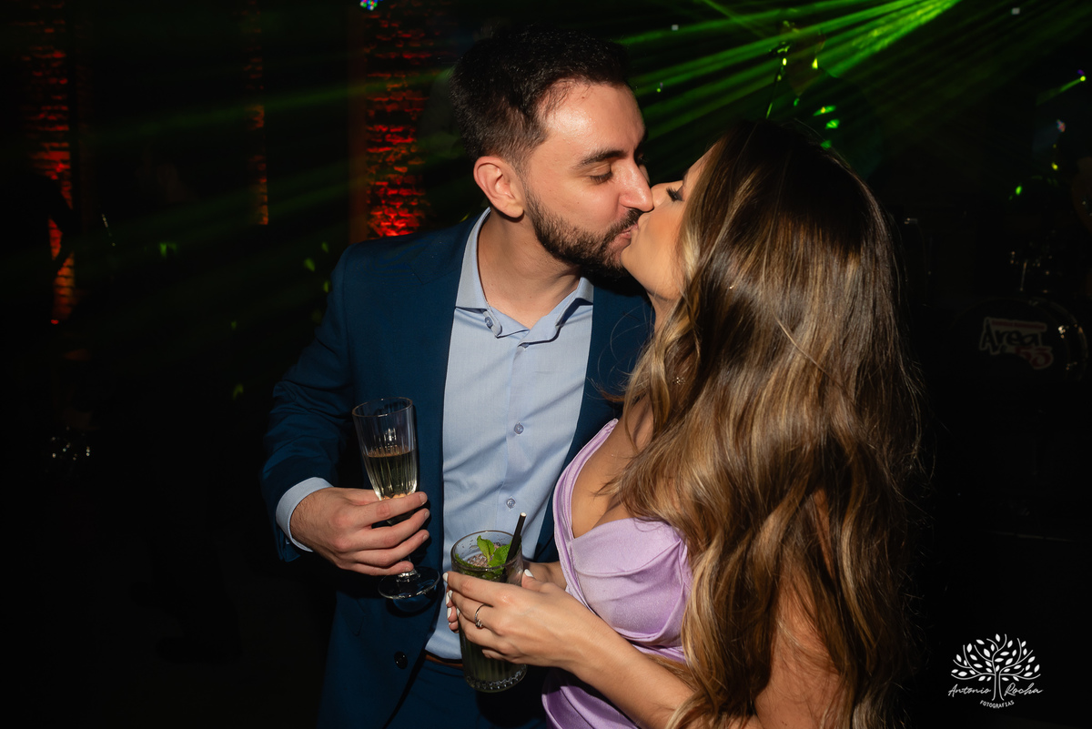 Formatura - Medicina - João Vitor - Conquista - Família - Celebração - Brinde - Aniversário - Laços - Mosa - Vini e banda - Pista de dança - Conquistas - Registro fotográfico - Colação de grau - Estudo - Pelotas - Fotografia - Antonio Rocha Fotografias