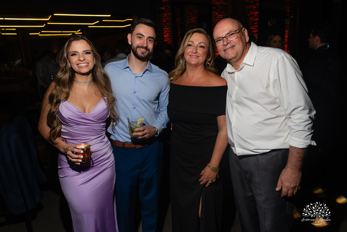 Formatura - Medicina - João Vitor - Conquista - Família - Celebração - Brinde - Aniversário - Laços - Mosa - Vini e banda - Pista de dança - Conquistas - Registro fotográfico - Colação de grau - Estudo - Pelotas - Fotografia - Antonio Rocha Fotografias