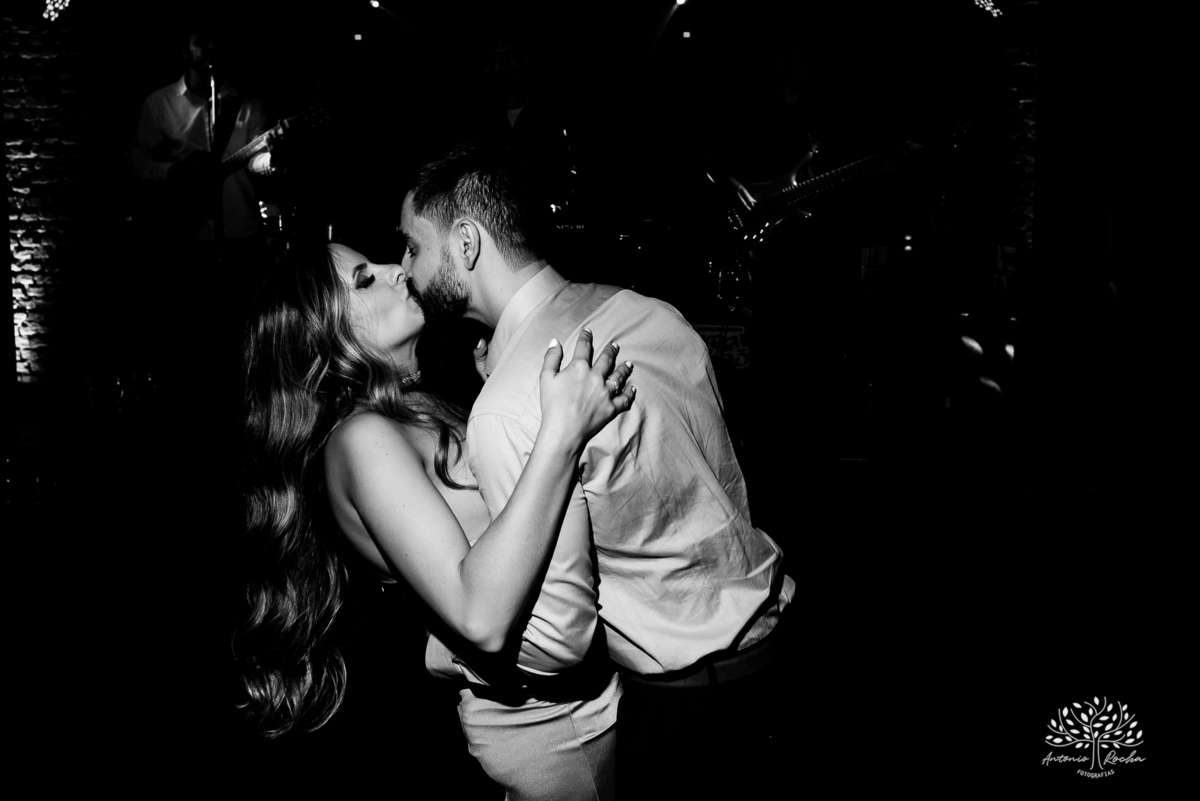 Formatura - Medicina - João Vitor - Conquista - Família - Celebração - Brinde - Aniversário - Laços - Mosa - Vini e banda - Pista de dança - Conquistas - Registro fotográfico - Colação de grau - Estudo - Pelotas - Fotografia - Antonio Rocha Fotografias