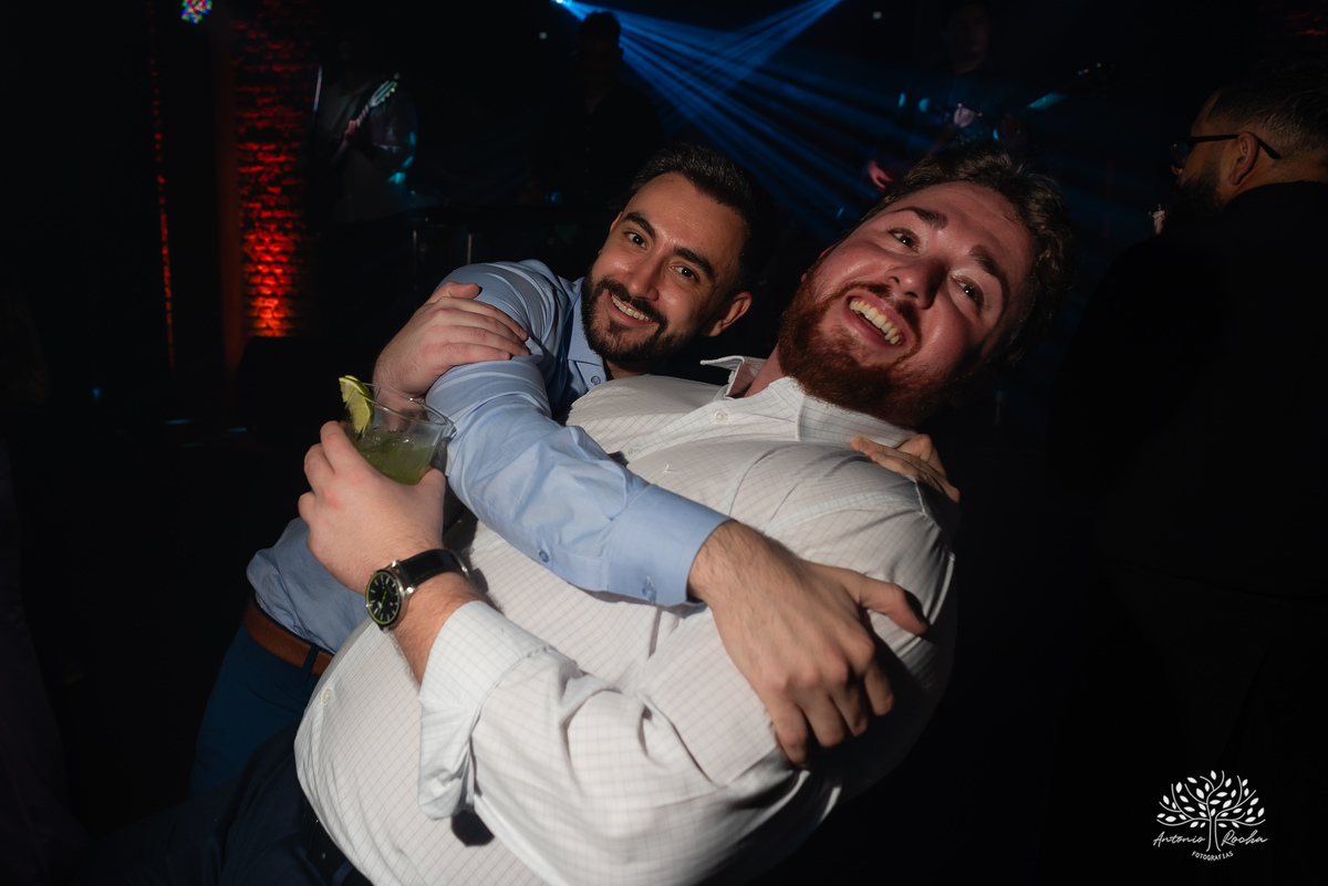 Formatura - Medicina - João Vitor - Conquista - Família - Celebração - Brinde - Aniversário - Laços - Mosa - Vini e banda - Pista de dança - Conquistas - Registro fotográfico - Colação de grau - Estudo - Pelotas - Fotografia - Antonio Rocha Fotografias