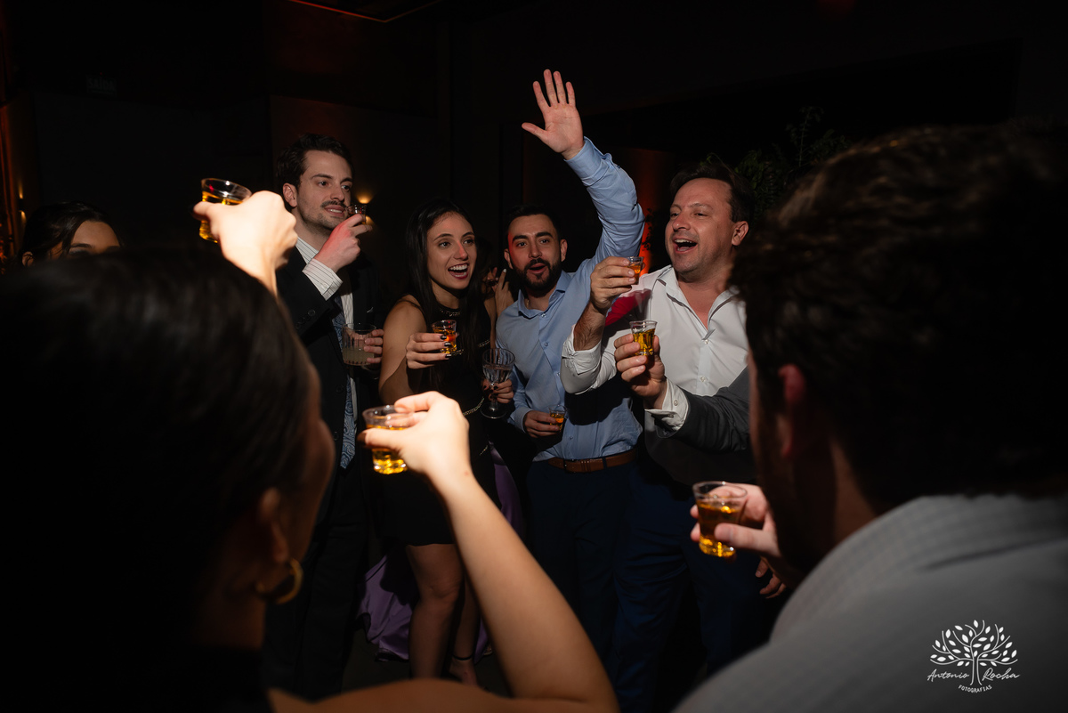 Formatura - Medicina - João Vitor - Conquista - Família - Celebração - Brinde - Aniversário - Laços - Mosa - Vini e banda - Pista de dança - Conquistas - Registro fotográfico - Colação de grau - Estudo - Pelotas - Fotografia - Antonio Rocha Fotografias