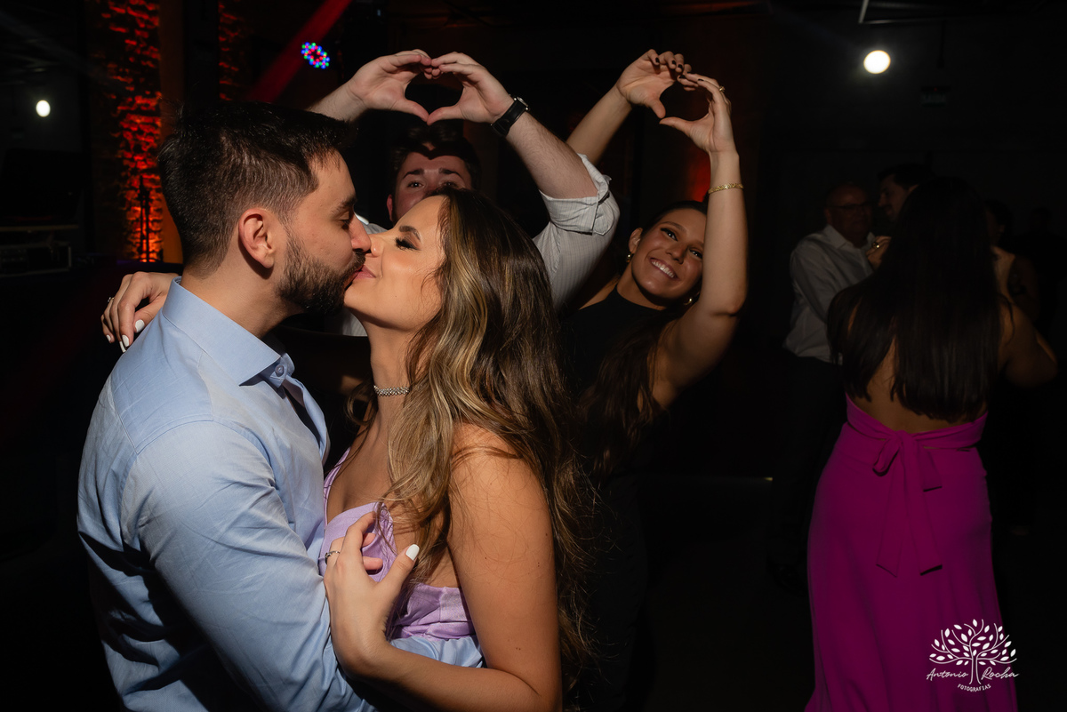 Formatura - Medicina - João Vitor - Conquista - Família - Celebração - Brinde - Aniversário - Laços - Mosa - Vini e banda - Pista de dança - Conquistas - Registro fotográfico - Colação de grau - Estudo - Pelotas - Fotografia - Antonio Rocha Fotografias