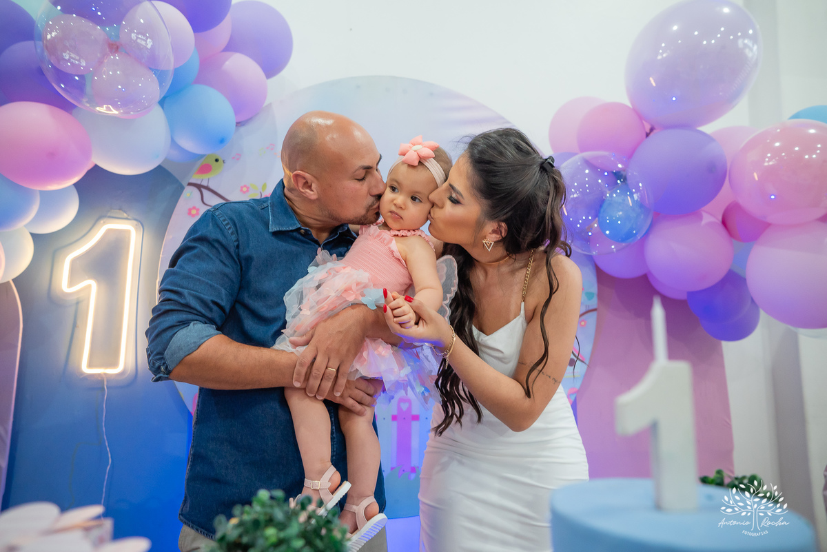 primeiro aninho - festa infantil - fotografia infantil - registro fotográfico - celebração em família - sorrisos contagiantes - Antonio Rocha Fotografias - fotografia de aniversário - Serena - infância feliz - fotografia profissional - Pelotas