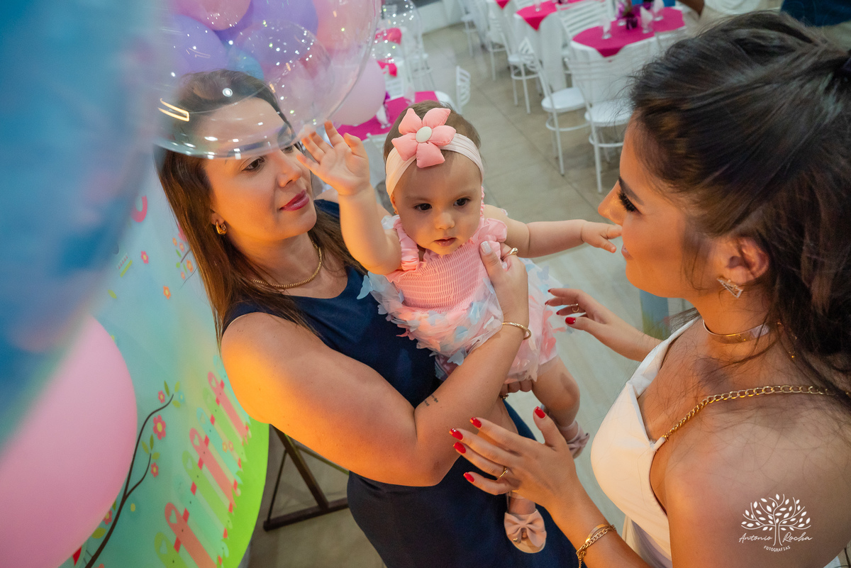 primeiro aninho - festa infantil - fotografia infantil - registro fotográfico - celebração em família - sorrisos contagiantes - Antonio Rocha Fotografias - fotografia de aniversário - Serena - infância feliz - fotografia profissional - Pelotas