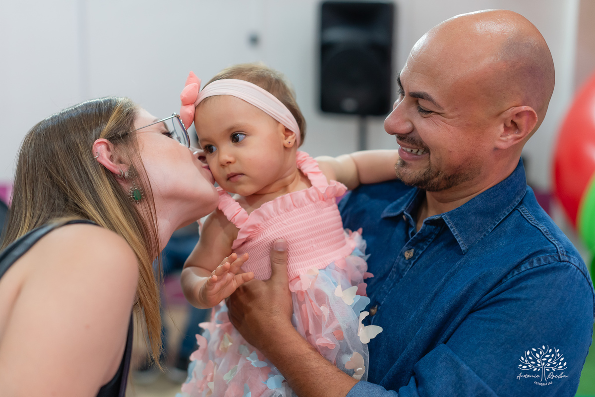 primeiro aninho - festa infantil - fotografia infantil - registro fotográfico - celebração em família - sorrisos contagiantes - Antonio Rocha Fotografias - fotografia de aniversário - Serena - infância feliz - fotografia profissional - Pelotas