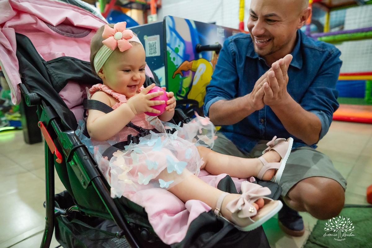 primeiro aninho - festa infantil - fotografia infantil - registro fotográfico - celebração em família - sorrisos contagiantes - Antonio Rocha Fotografias - fotografia de aniversário - Serena - infância feliz - fotografia profissional - Pelotas