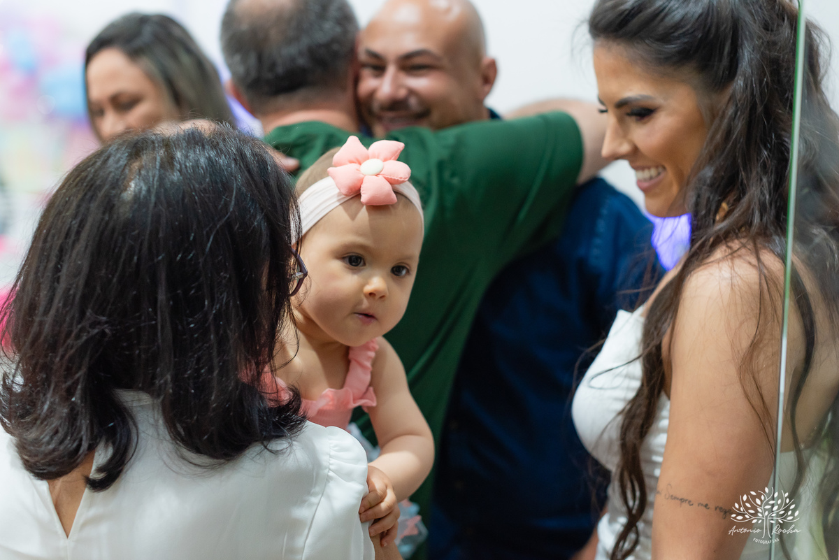 primeiro aninho - festa infantil - fotografia infantil - registro fotográfico - celebração em família - sorrisos contagiantes - Antonio Rocha Fotografias - fotografia de aniversário - Serena - infância feliz - fotografia profissional - Pelotas
