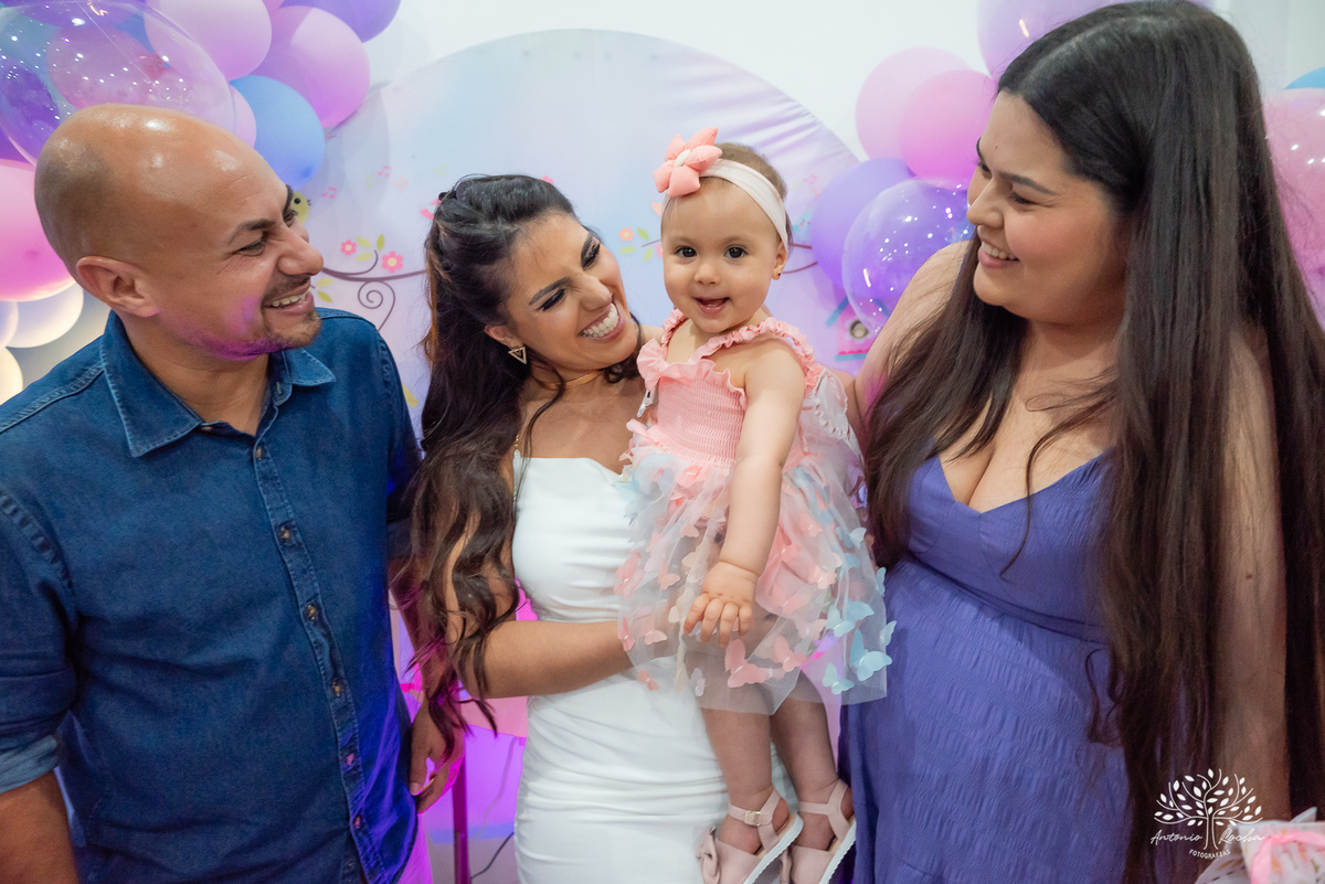 primeiro aninho - festa infantil - fotografia infantil - registro fotográfico - celebração em família - sorrisos contagiantes - Antonio Rocha Fotografias - fotografia de aniversário - Serena - infância feliz - fotografia profissional - Pelotas