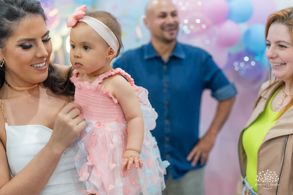 primeiro aninho - festa infantil - fotografia infantil - registro fotográfico - celebração em família - sorrisos contagiantes - Antonio Rocha Fotografias - fotografia de aniversário - Serena - infância feliz - fotografia profissional - Pelotas