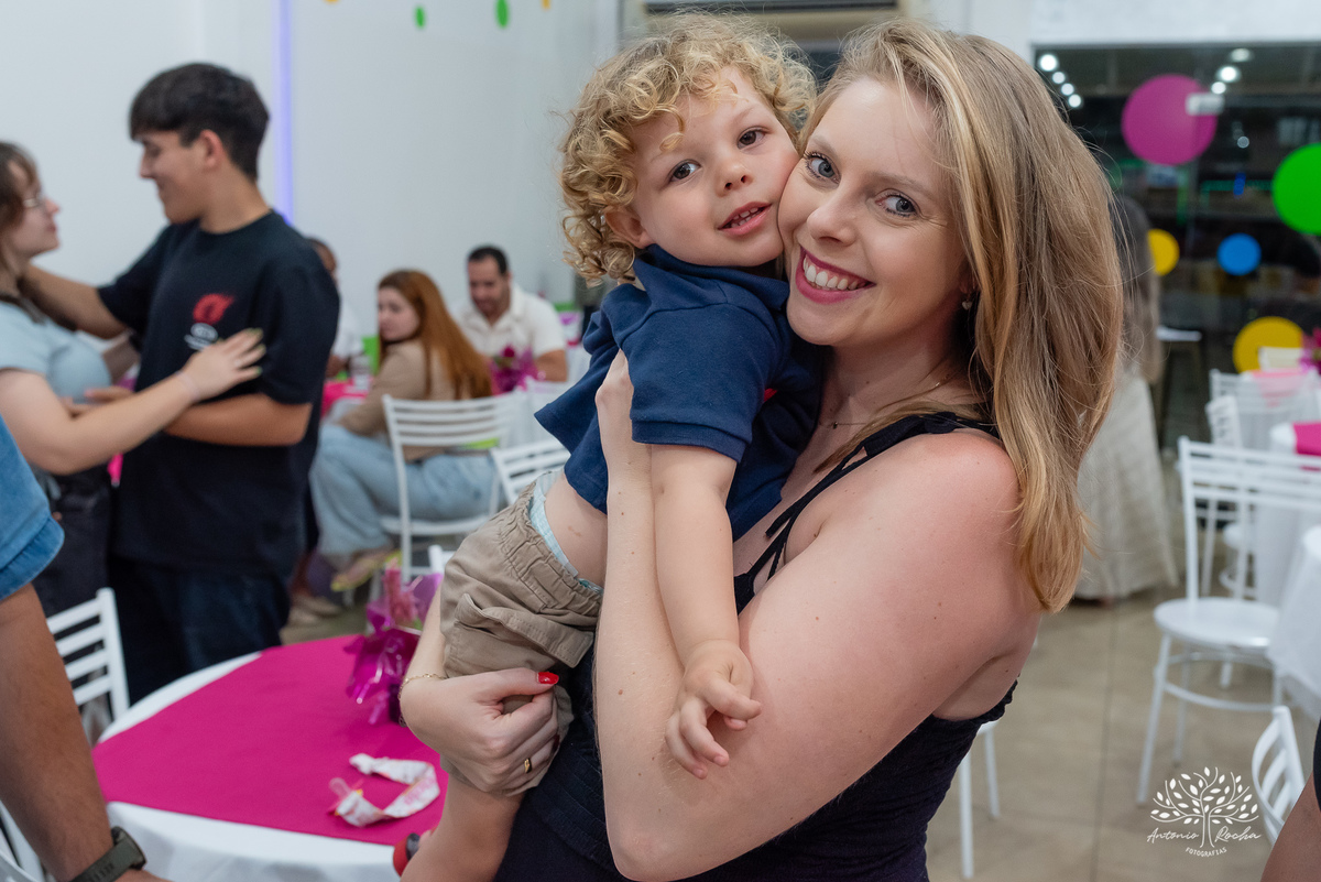 primeiro aninho - festa infantil - fotografia infantil - registro fotográfico - celebração em família - sorrisos contagiantes - Antonio Rocha Fotografias - fotografia de aniversário - Serena - infância feliz - fotografia profissional - Pelotas