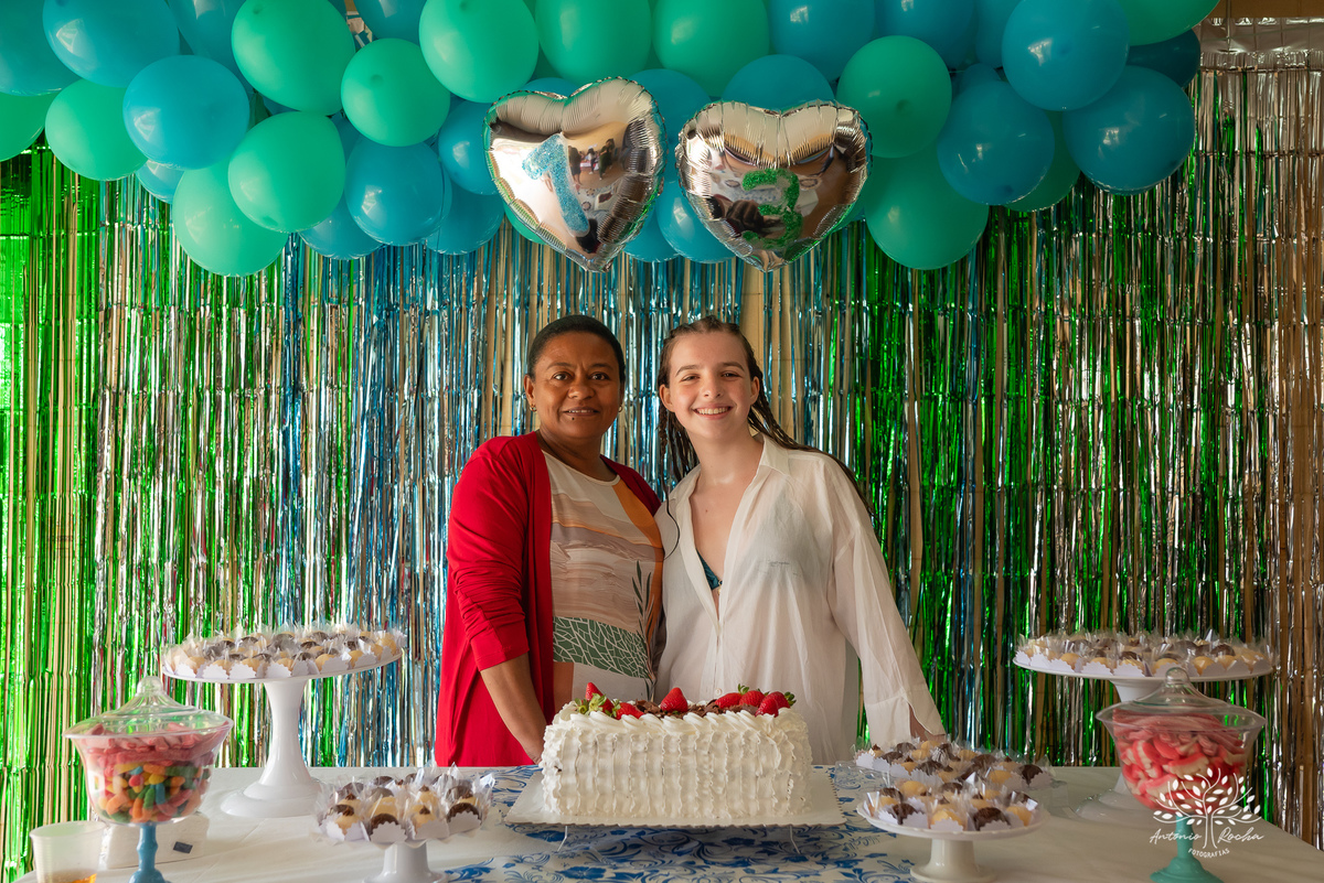 celebração - aniversário - Martina - 13 anos - festa na piscina - amigos - família - handebol de sabão - memórias - registros fotográficos - pais Juliana Kaise e Fabiano Cimo - comemoração - alegria - amor - Antonio Rocha Fotografias - Renata Dalbann