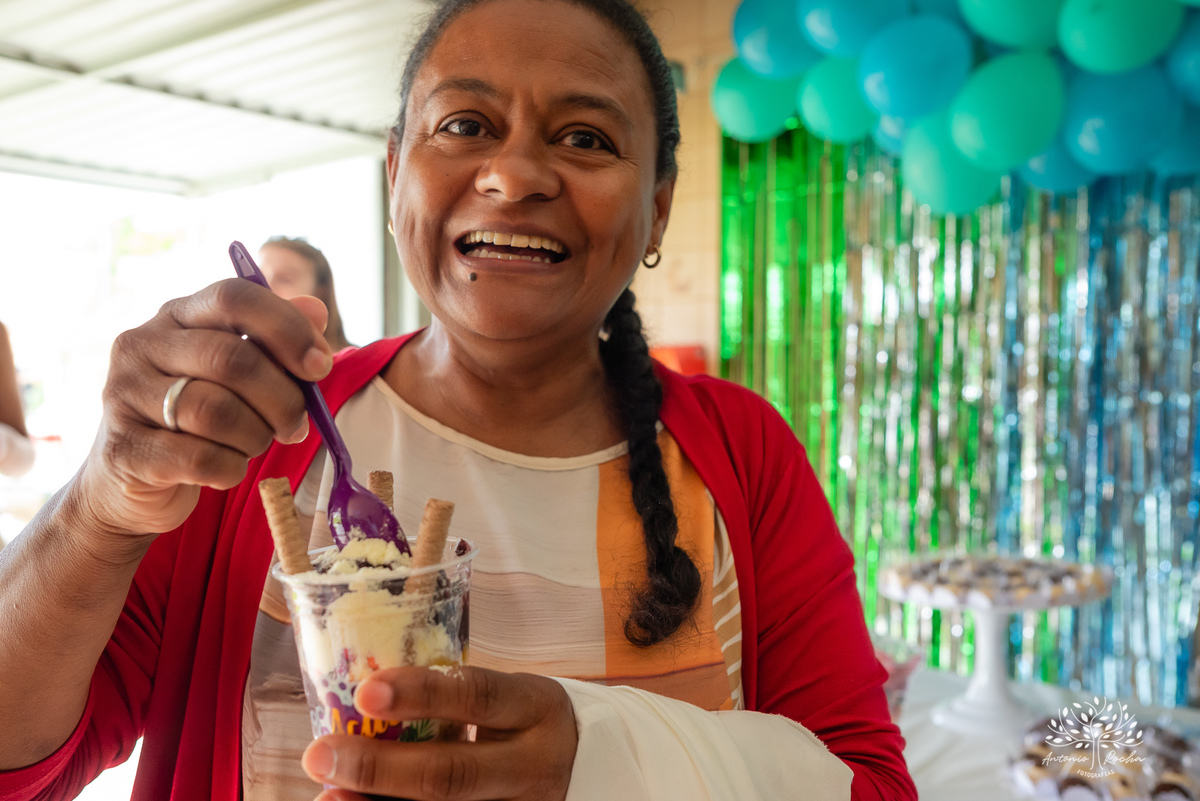 celebração - aniversário - Martina - 13 anos - festa na piscina - amigos - família - handebol de sabão - memórias - registros fotográficos - pais Juliana Kaise e Fabiano Cimo - comemoração - alegria - amor - Antonio Rocha Fotografias - Renata Dalbann