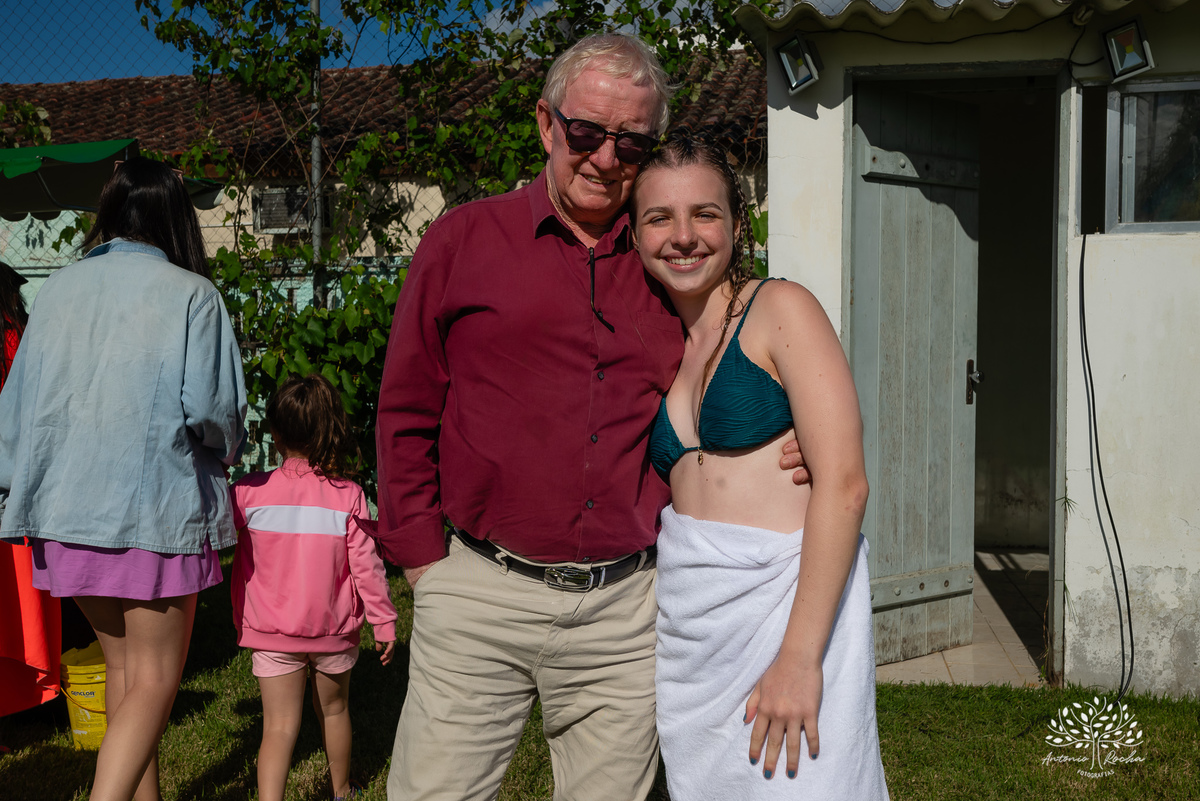 celebração - aniversário - Martina - 13 anos - festa na piscina - amigos - família - handebol de sabão - memórias - registros fotográficos - pais Juliana Kaise e Fabiano Cimo - comemoração - alegria - amor - Antonio Rocha Fotografias - Renata Dalbann