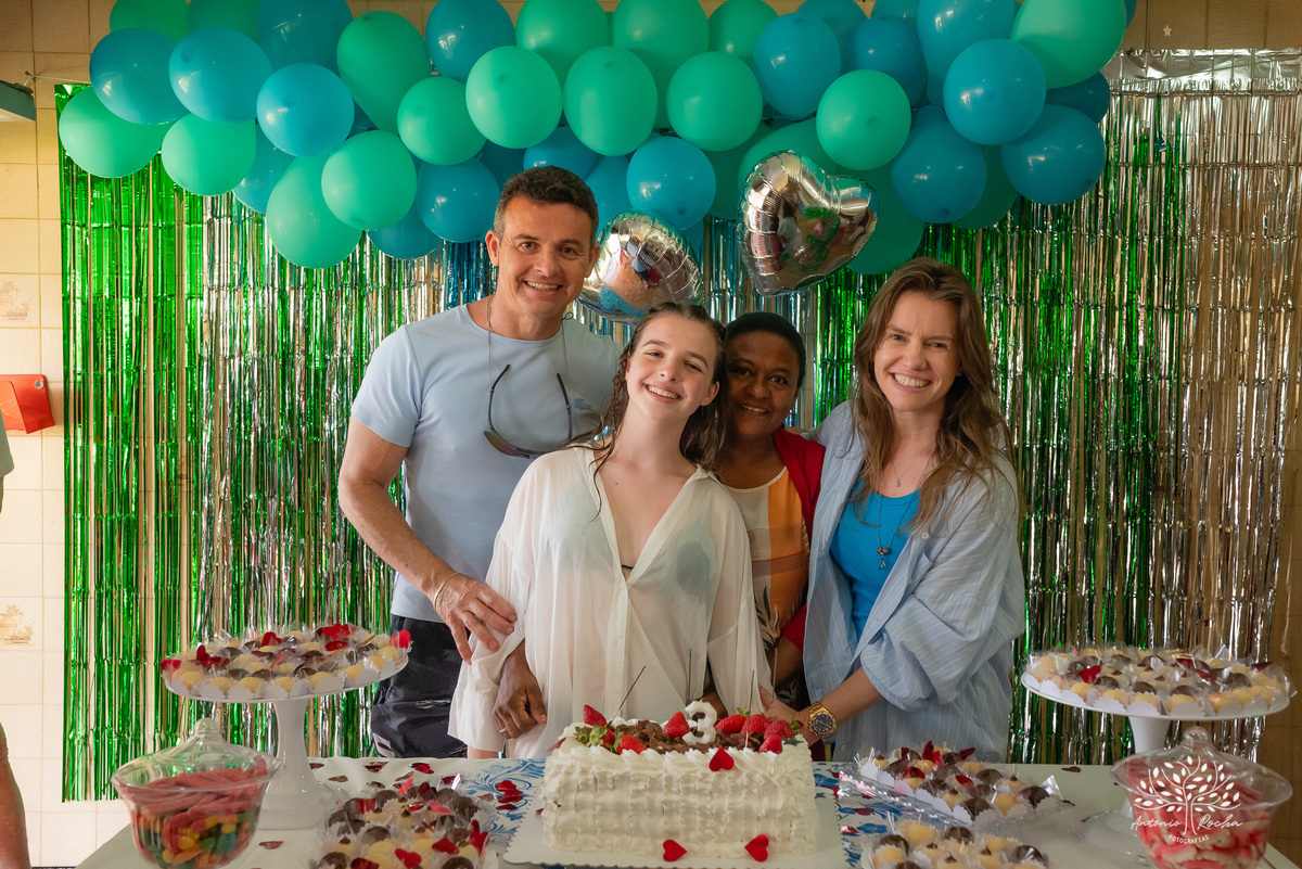 celebração - aniversário - Martina - 13 anos - festa na piscina - amigos - família - handebol de sabão - memórias - registros fotográficos - pais Juliana Kaise e Fabiano Cimo - comemoração - alegria - amor - Antonio Rocha Fotografias - Renata Dalbann