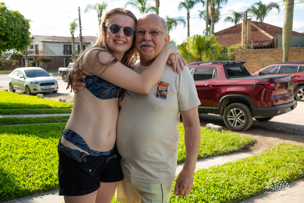 celebração - aniversário - Martina - 13 anos - festa na piscina - amigos - família - handebol de sabão - memórias - registros fotográficos - pais Juliana Kaise e Fabiano Cimo - comemoração - alegria - amor - Antonio Rocha Fotografias - Renata Dalbann