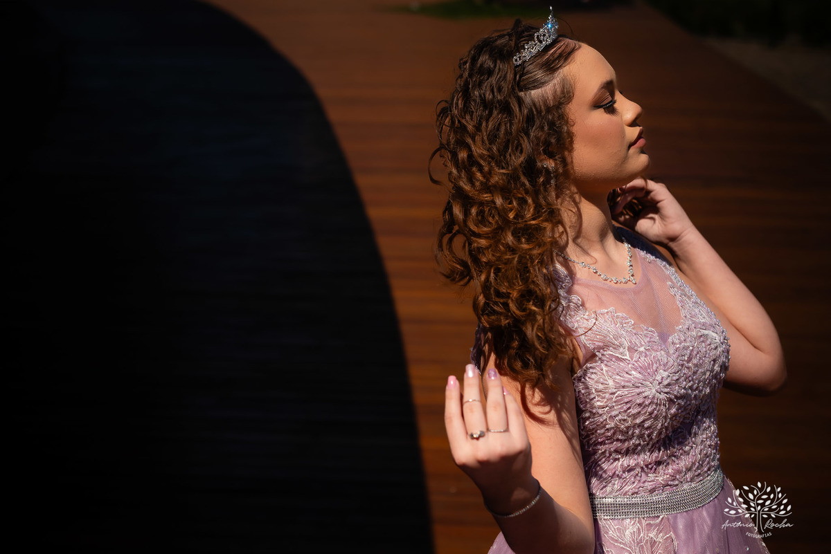 ensaio de 15 anos - fotografia de debutantes - retratos femininos - momentos únicos - Parque Una - fotografia ao ar livre - fotógrafo Antonio Rocha - confiança e carinho - fotografia profissional - celebração dos 15 anos - Pelotas