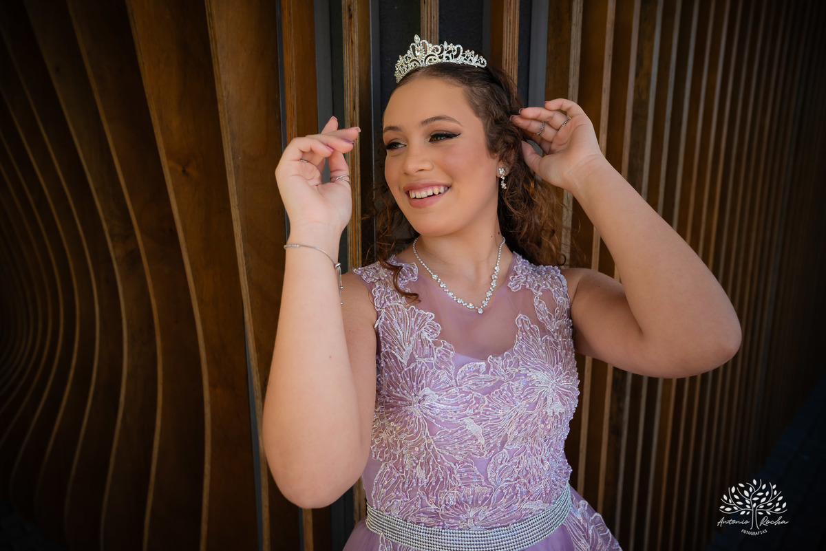 ensaio de 15 anos - fotografia de debutantes - retratos femininos - momentos únicos - Parque Una - fotografia ao ar livre - fotógrafo Antonio Rocha - confiança e carinho - fotografia profissional - celebração dos 15 anos - Pelotas