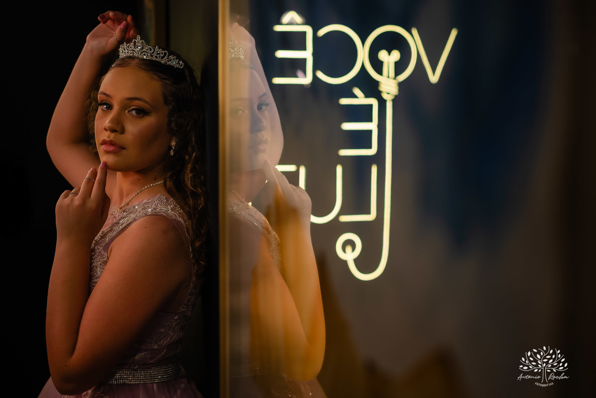 ensaio de 15 anos - fotografia de debutantes - retratos femininos - momentos únicos - Parque Una - fotografia ao ar livre - fotógrafo Antonio Rocha - confiança e carinho - fotografia profissional - celebração dos 15 anos - Pelotas