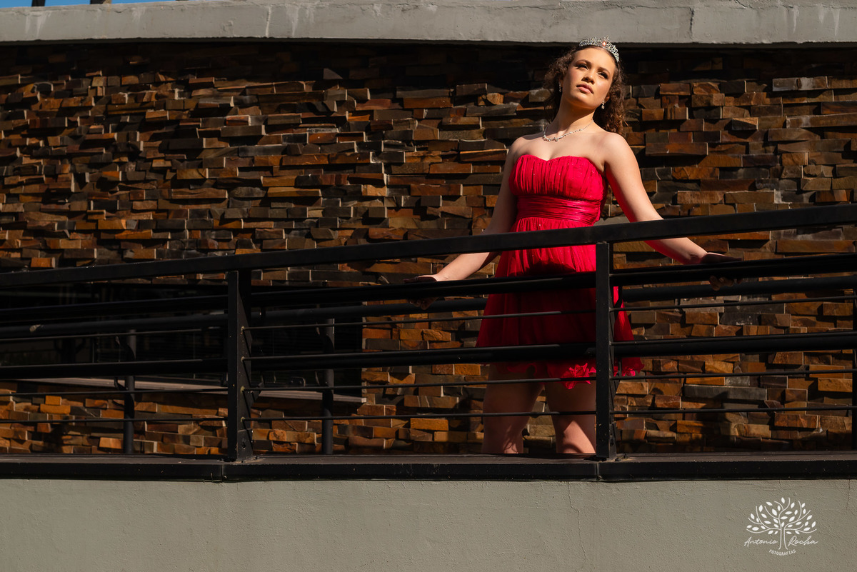 ensaio de 15 anos - fotografia de debutantes - retratos femininos - momentos únicos - Parque Una - fotografia ao ar livre - fotógrafo Antonio Rocha - confiança e carinho - fotografia profissional - celebração dos 15 anos - Pelotas