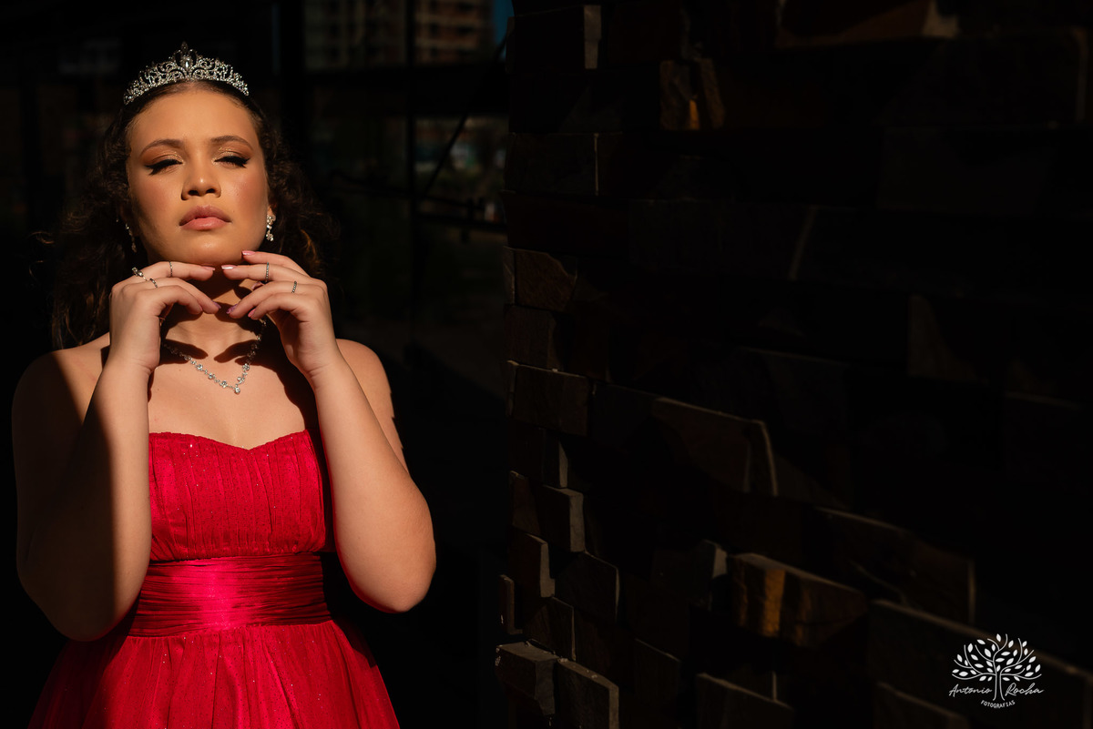 ensaio de 15 anos - fotografia de debutantes - retratos femininos - momentos únicos - Parque Una - fotografia ao ar livre - fotógrafo Antonio Rocha - confiança e carinho - fotografia profissional - celebração dos 15 anos - Pelotas