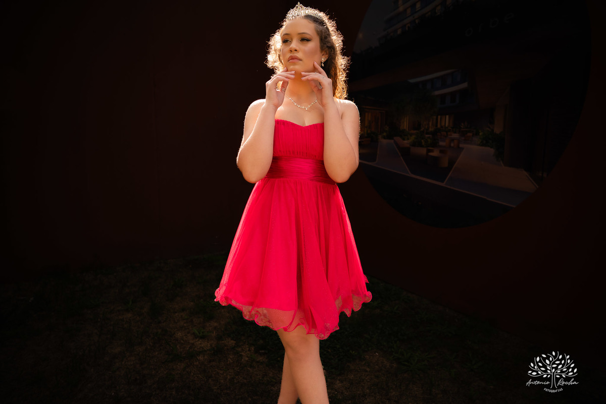 ensaio de 15 anos - fotografia de debutantes - retratos femininos - momentos únicos - Parque Una - fotografia ao ar livre - fotógrafo Antonio Rocha - confiança e carinho - fotografia profissional - celebração dos 15 anos - Pelotas